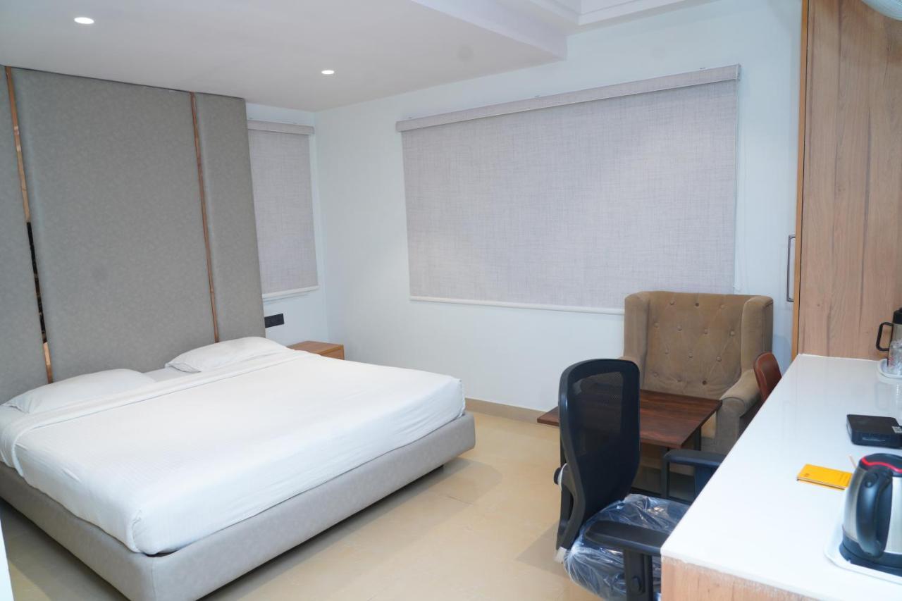 Hotel Kinara Grand Hyderabad Eksteriør bilde